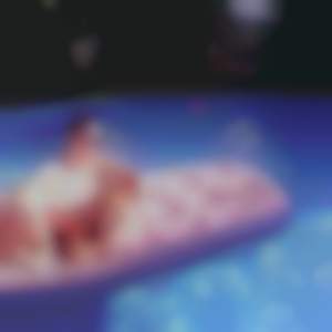 Z detma od sousedky v bazenu