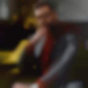 já