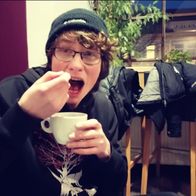 Tom__