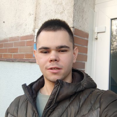 Adam023